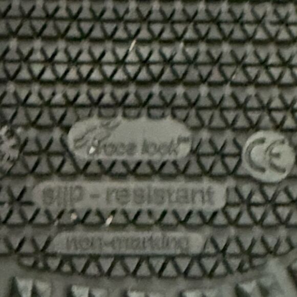 Men’s Crocs On The Clock Solid Black Clogs Loafers Size 12 - Picture 6 of 10